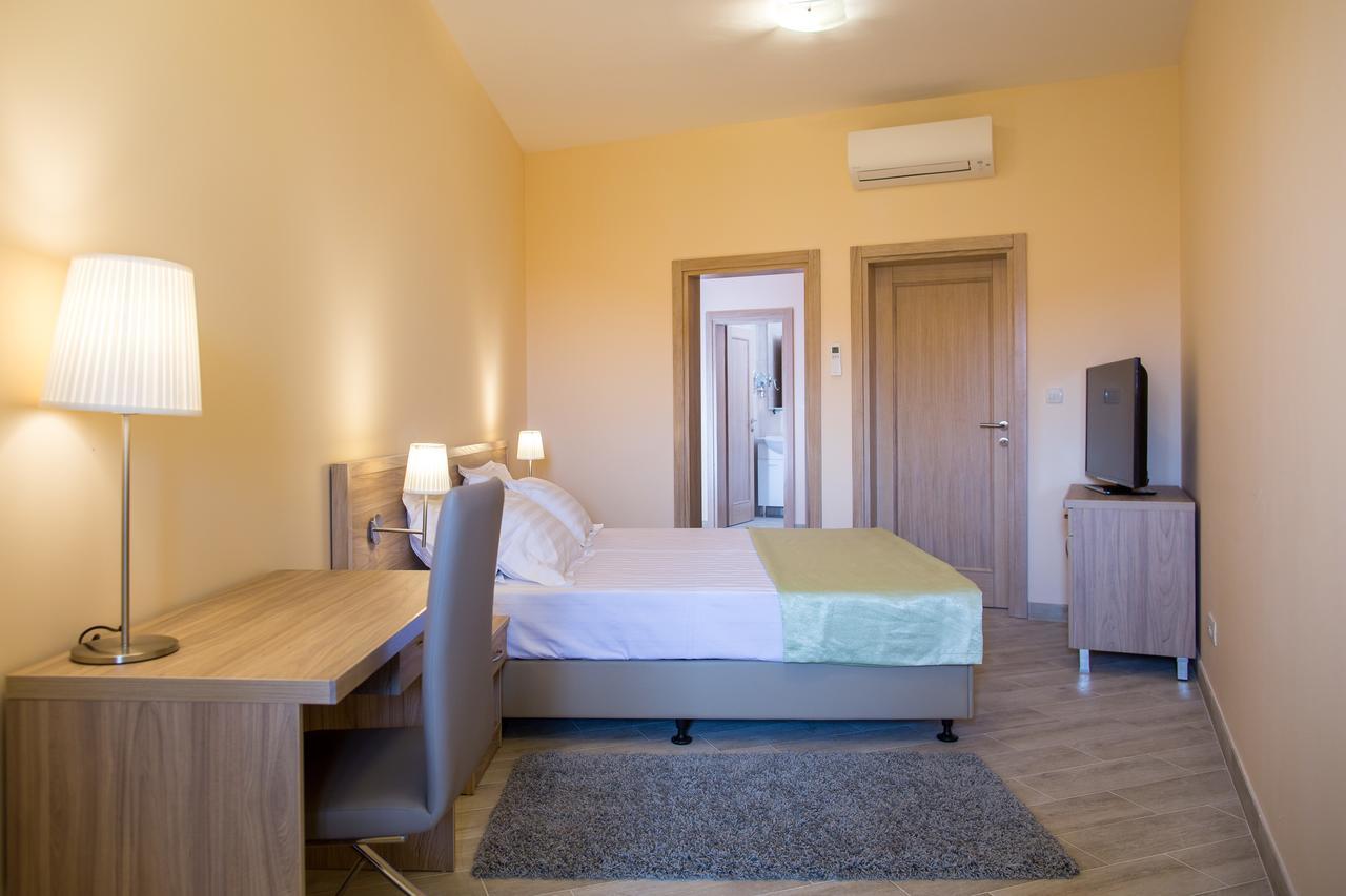 Aparthotel Belvedere Residence Becici Budva Room photo